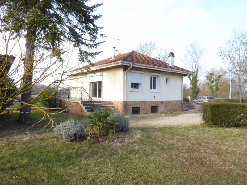 Maison individuelle avec un jardin de 1360 m2 environ